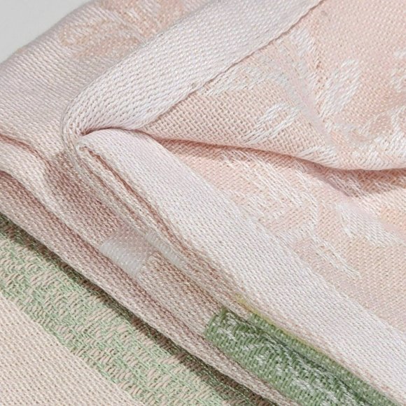 Martha Stewart Jacquard  Flowers and Plaids Pastel Color Tablecloth 60x84 Oblong - Picture 4 of 16